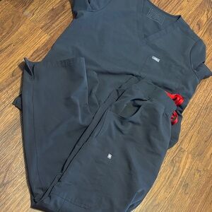 Figs Charcoal Scrub set.